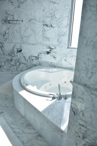 17475 Collins Ave 2802, Sunny Isles Beach, FL 33160