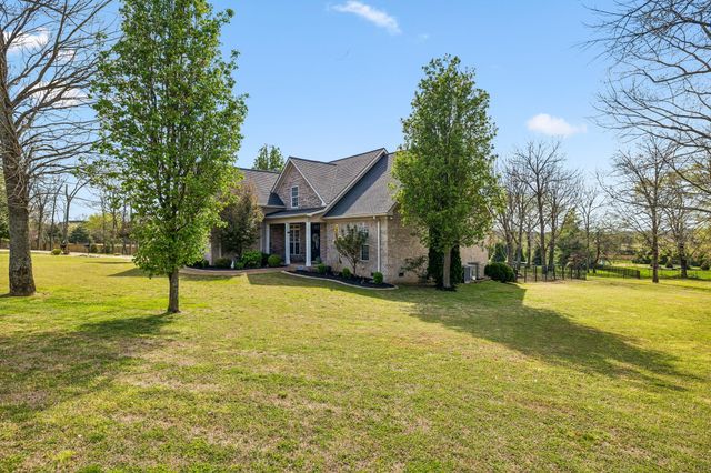 800 Harrisburg Ln, Mount Juliet, TN 37122