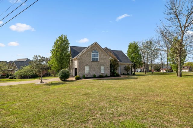 800 Harrisburg Ln, Mount Juliet, TN 37122
