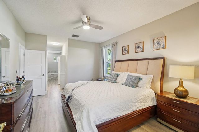 4909 WILLOW RIDGE TERRACE, Valrico, FL 33596