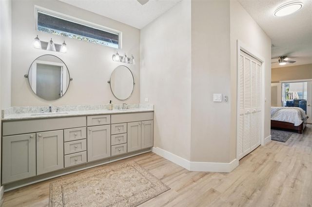 4909 WILLOW RIDGE TERRACE, Valrico, FL 33596