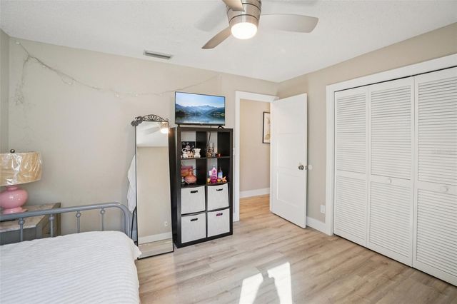 4909 WILLOW RIDGE TERRACE, Valrico, FL 33596