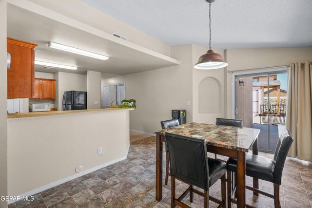 7009 Falling Leaf Circle, El Paso, TX 79934