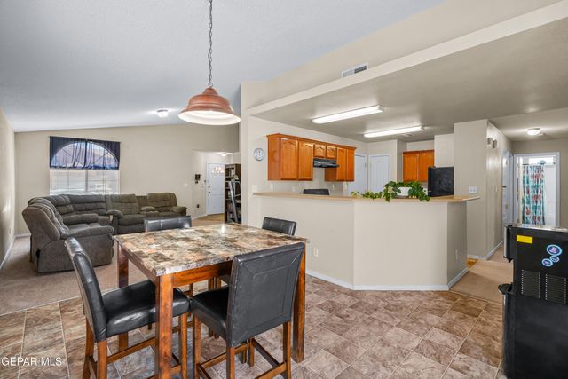 7009 Falling Leaf Circle, El Paso, TX 79934