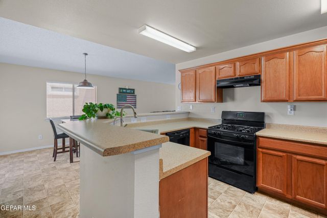 7009 Falling Leaf Circle, El Paso, TX 79934