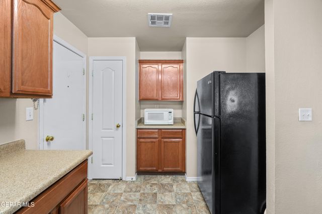 7009 Falling Leaf Circle, El Paso, TX 79934