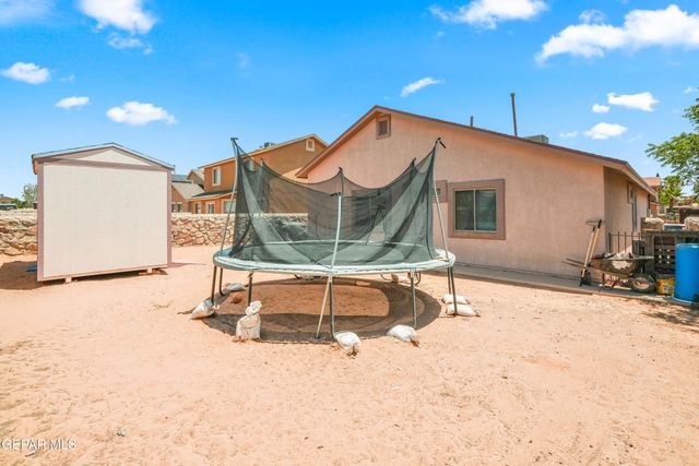 7009 Falling Leaf Circle, El Paso, TX 79934