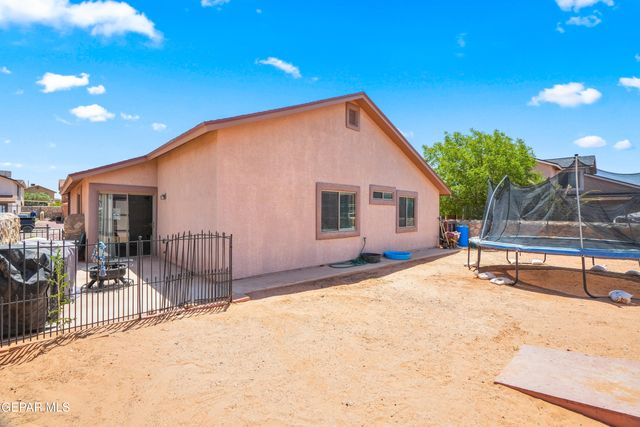7009 Falling Leaf Circle, El Paso, TX 79934