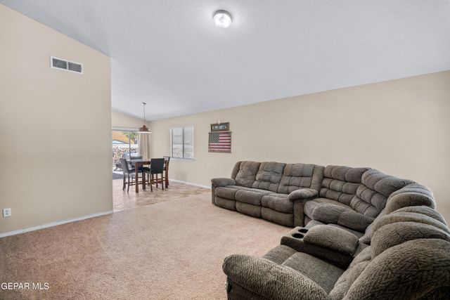 7009 Falling Leaf Circle, El Paso, TX 79934