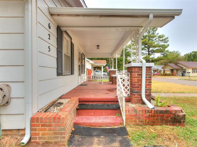 625 W Dewey Street, Shawnee, OK 74801