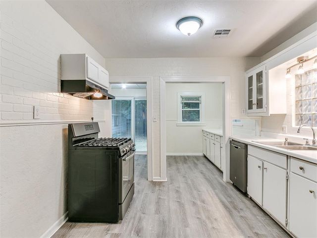 625 W Dewey Street, Shawnee, OK 74801