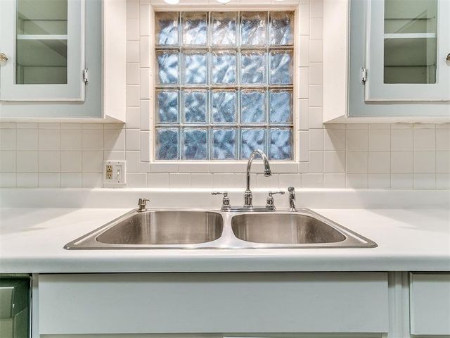 625 W Dewey Street, Shawnee, OK 74801