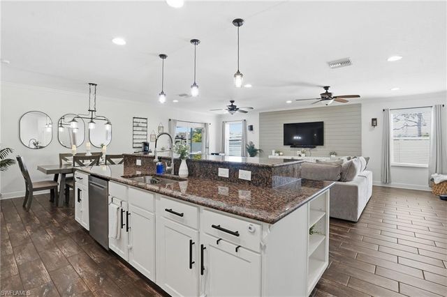 1632 SW 13th TER, Cape Coral, FL 33991