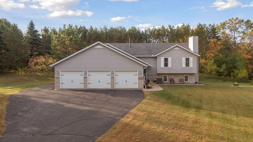 13025 4th Street N, Stillwater, MN 55082