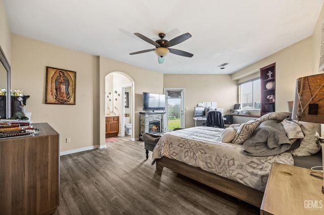 1855 N Virginia, Farmersville, CA 93223