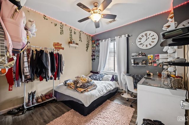 1855 N Virginia, Farmersville, CA 93223