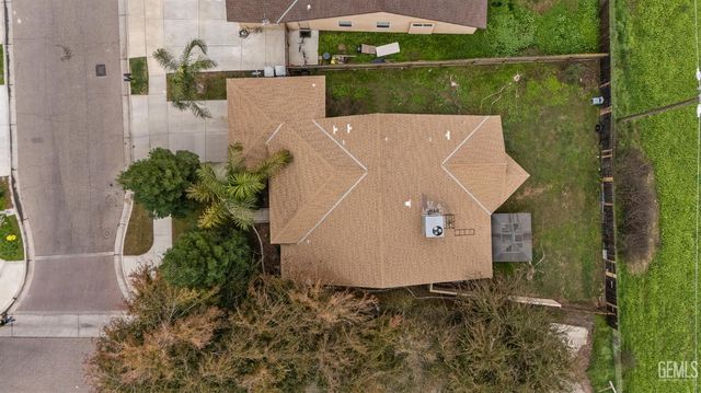 1855 N Virginia, Farmersville, CA 93223