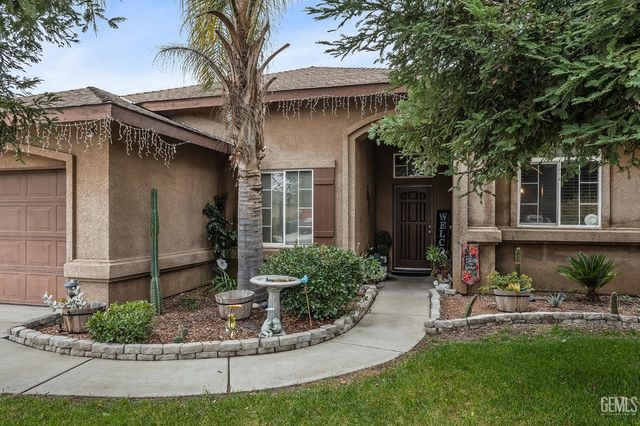 1855 N Virginia, Farmersville, CA 93223