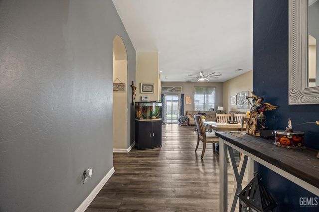 1855 N Virginia, Farmersville, CA 93223