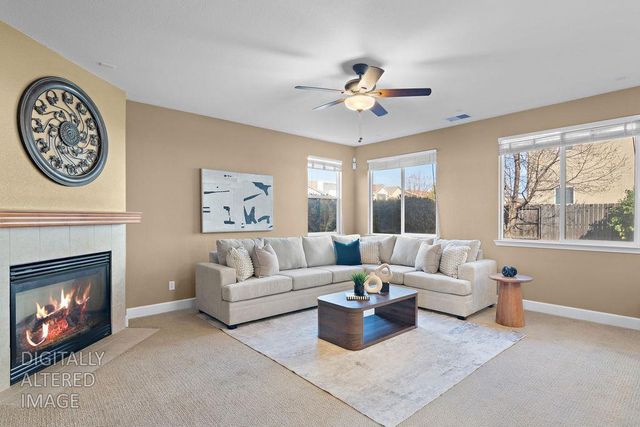 2712 Cancun Dr, Modesto, CA 95355