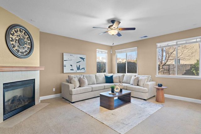 2712 Cancun Dr, Modesto, CA 95355