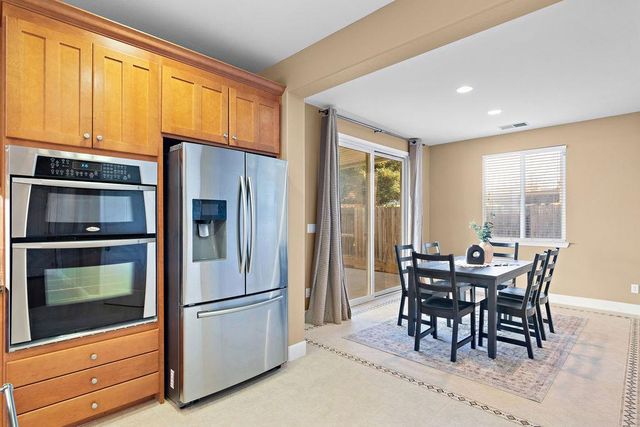 2712 Cancun Dr, Modesto, CA 95355