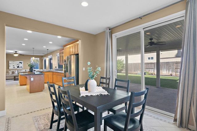 2712 Cancun Dr, Modesto, CA 95355