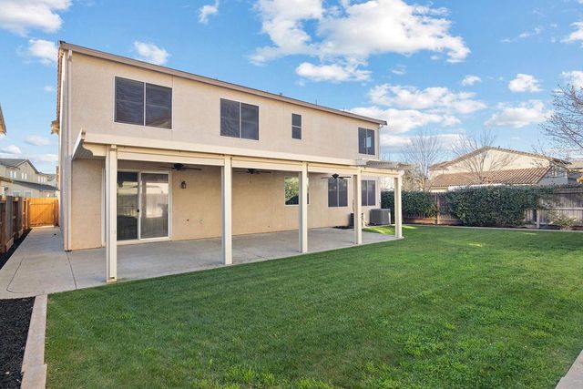 2712 Cancun Dr, Modesto, CA 95355