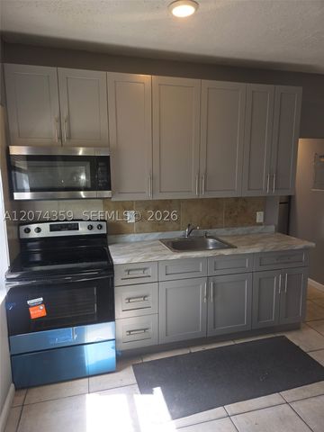 1639 NW 3rd St 7, Miami, FL 33125