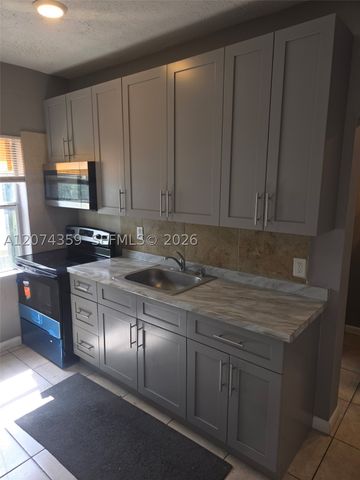 1639 NW 3rd St 7, Miami, FL 33125