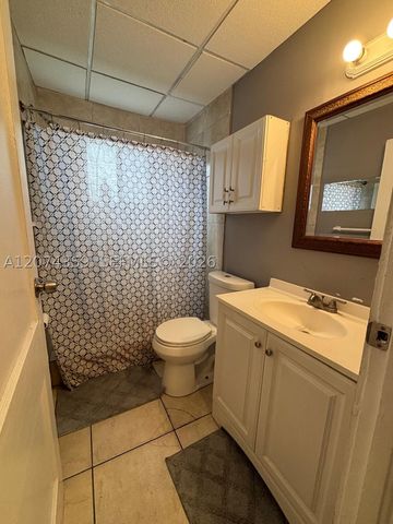 1639 NW 3rd St 7, Miami, FL 33125