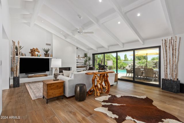 5635 E LINCOLN Drive 10, Paradise Valley, AZ 85253