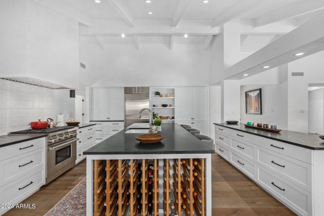 5635 E LINCOLN Drive 10, Paradise Valley, AZ 85253