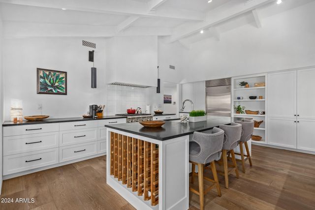 5635 E LINCOLN Drive 10, Paradise Valley, AZ 85253