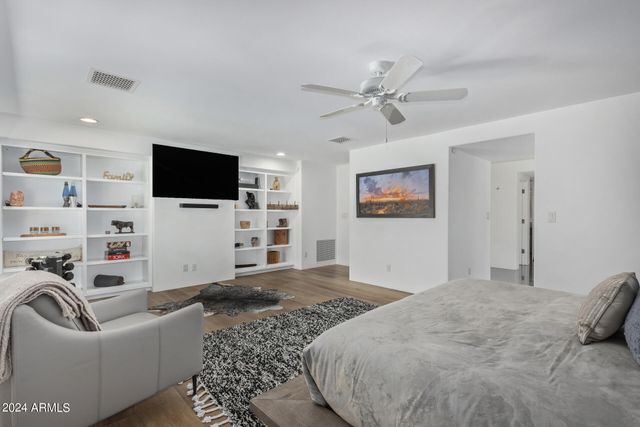 5635 E LINCOLN Drive 10, Paradise Valley, AZ 85253