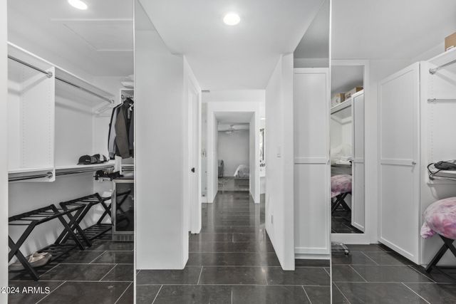 5635 E LINCOLN Drive 10, Paradise Valley, AZ 85253