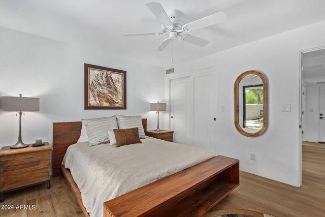 5635 E LINCOLN Drive 10, Paradise Valley, AZ 85253