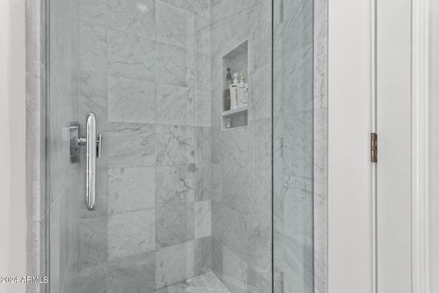 5635 E LINCOLN Drive 10, Paradise Valley, AZ 85253