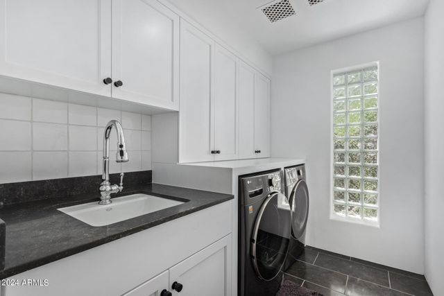 5635 E LINCOLN Drive 10, Paradise Valley, AZ 85253