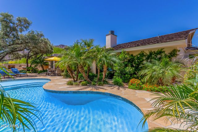 5635 E LINCOLN Drive 10, Paradise Valley, AZ 85253