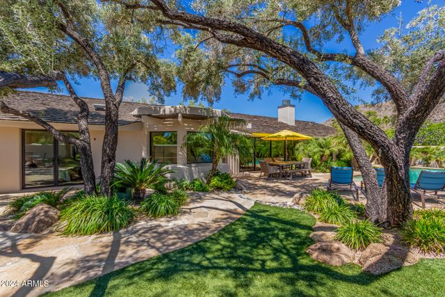 5635 E LINCOLN Drive 10, Paradise Valley, AZ 85253