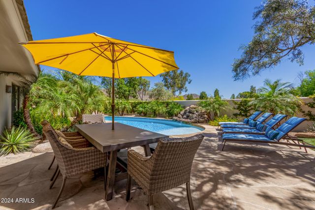 5635 E LINCOLN Drive 10, Paradise Valley, AZ 85253