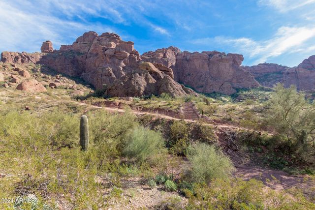5635 E LINCOLN Drive 10, Paradise Valley, AZ 85253