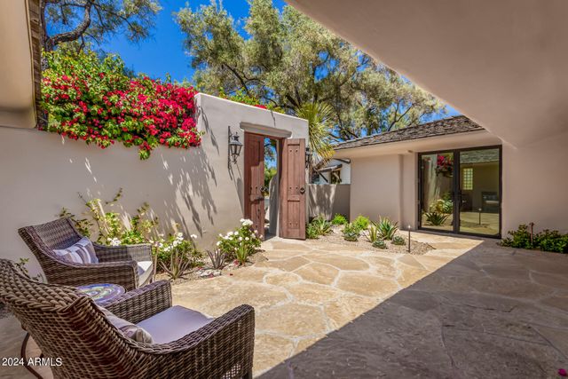 5635 E LINCOLN Drive 10, Paradise Valley, AZ 85253