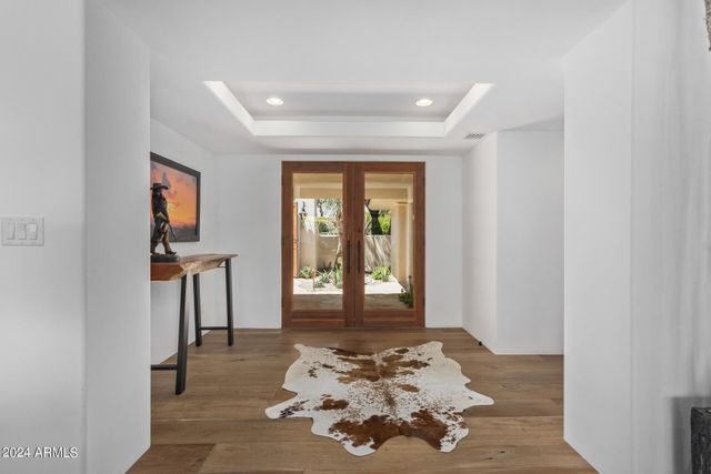 5635 E LINCOLN Drive 10, Paradise Valley, AZ 85253