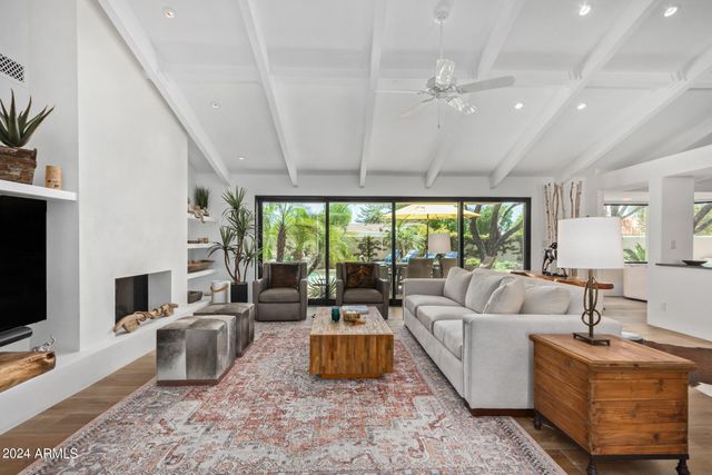 5635 E LINCOLN Drive 10, Paradise Valley, AZ 85253