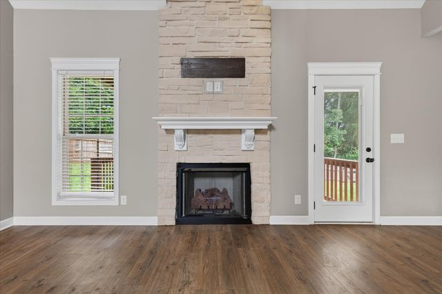 404 Glenstone Springs Dr, Clarksville, TN 37043