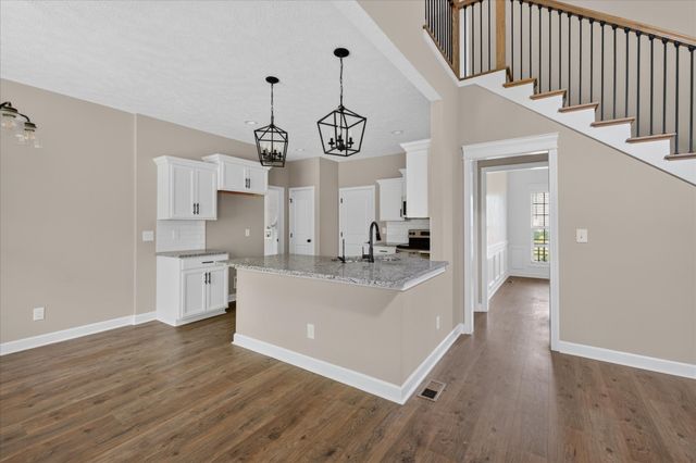 404 Glenstone Springs Dr, Clarksville, TN 37043