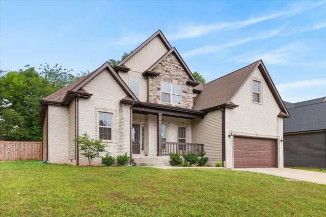 404 Glenstone Springs Dr, Clarksville, TN 37043