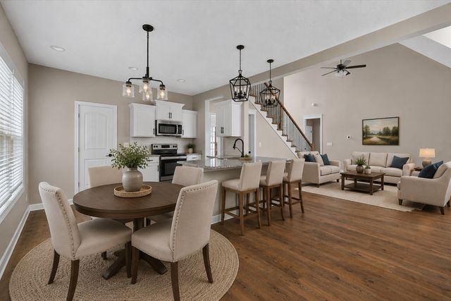 404 Glenstone Springs Dr, Clarksville, TN 37043